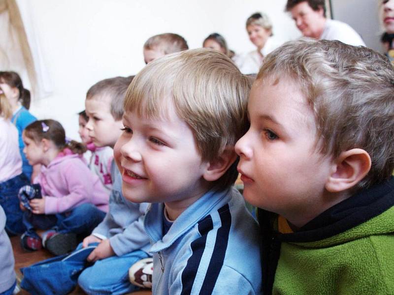 Žáci ze Základní školy na Václavském náměstí zahráli divadlo.