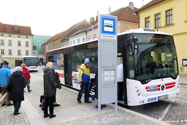 V Třebíči zlevňuje celoroční jízdné. Radnice chce lidi nahnat do autobusů