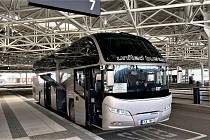 Soukromý dopravce United Buses není s novými podmínkami spokojený. Podle něj omezení vyžene cestující z veřejné dopravy.