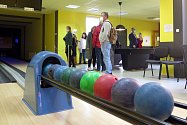 Součástí hotelu byl už dříve bowling. Ten nyní opět ožije, provozovatel obnovuje místní bowlingovou ligu a na Vánoce uspořádá bowlingový turnaj.