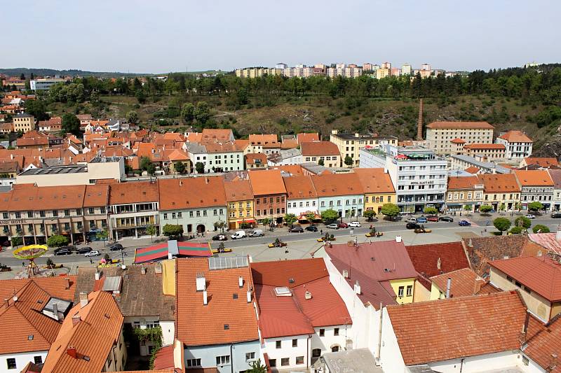 Pohledy z městské věže u kostela sv. Martina v Třebíči