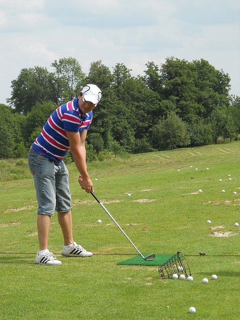 Na golfu. Tenhle sport je super relax. V Telči mají krásný golfový resort. Člověk sportuje a vyčistí si hlavu.