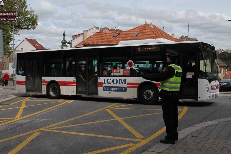 Uzavírka v Třebíči a její dopady. U viaduktu.