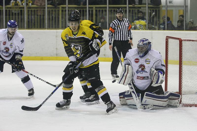 Utkání play-off druhé ligy mezi HC Moravské Budějovice 2005 a HC Tábor.