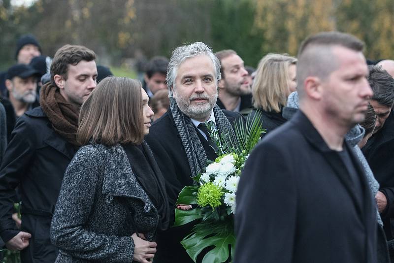 Poslední rozloučení s hercem Jaroslavem Šmídem, známého například z komedie Doktor od jezera hrochů režiséra Zdeňka Trošky.