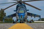 Mi-24 s tygří kamufláží.