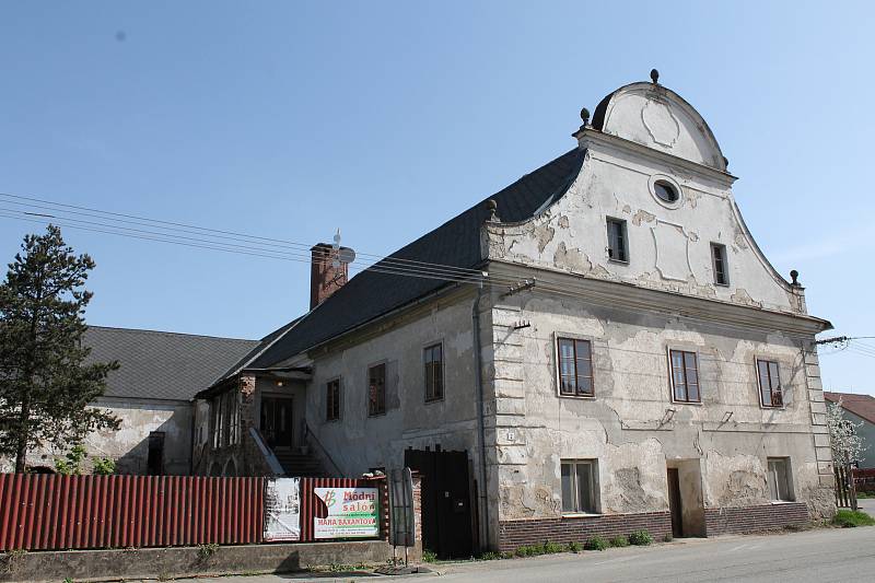 Hana Procházková otevře v Čechtíně 1. května muzeum svatebních šatů.