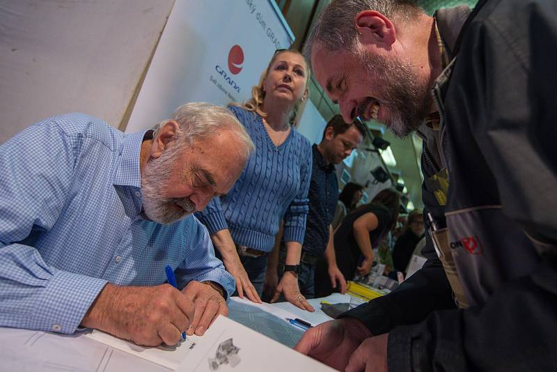 Mary Heimann na Podzimním knižním veletrhu.