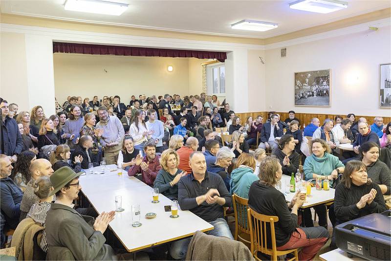 Slavnostní večer konaný u příležitosti udělení čestného občanství fotografu Romanu Francovi.