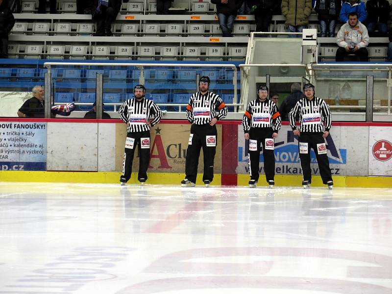 Pro další porážku si zajeli ve 47. kole WSM ligy hokejisté Horácké Slavie (v červeném) do Havířova a po delší době tak opouští sedmou příčku prvoligové tabulky.