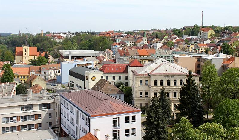 Pohledy z městské věže u kostela sv. Martina v Třebíči