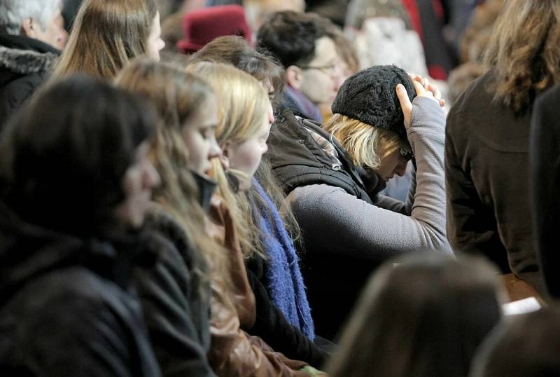 Kardinál Dominik Duka včera sloužil mši svatou v bazilice Nanebevzetí svaté Panny Marie ve Žďáře nad Sázavou.