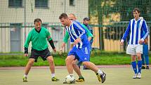 Fotbalisté Benjaminu (v modrobílém) potvrzují také v letošním ročníku Žďárské ligy malé kopané roli velkého favorita.