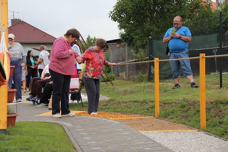 Zahrada pro Zdislavu byla slavnostně otevřena.