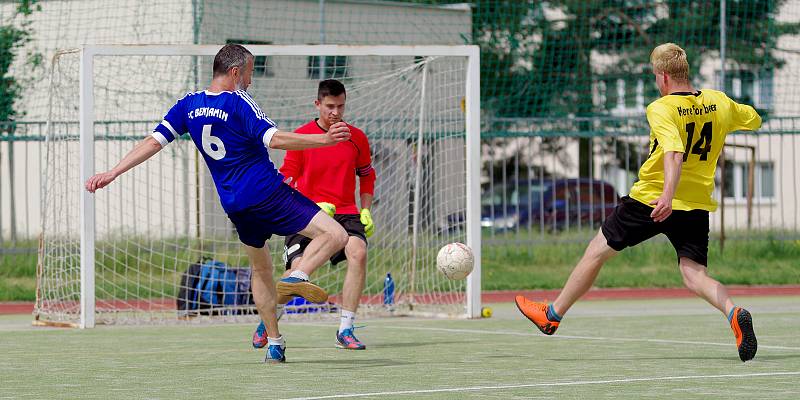Za vítězným Kozel Teamem (v zelených dresech), skončil druhý FC Rapid (v bílých dresech) a třetí FC Benjamin (v modro-bílém).