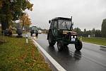 Zemědělské stroje absolvovaly šestikilometrovou trasu z Maršovic do Vysočina Areny.