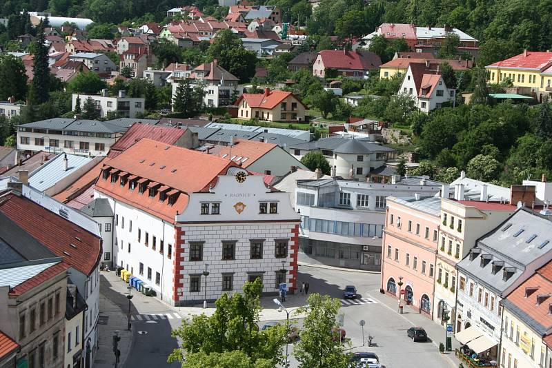 Výhled z věže kostela svatého Mikuláše ve Velkém Meziříčí