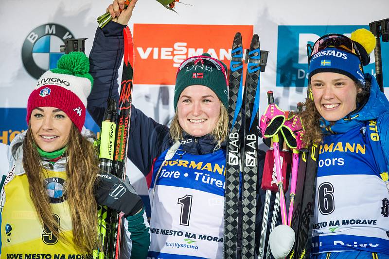 Stíhací závod žen na 10 km v rámci Světového poháru v biatlonu.