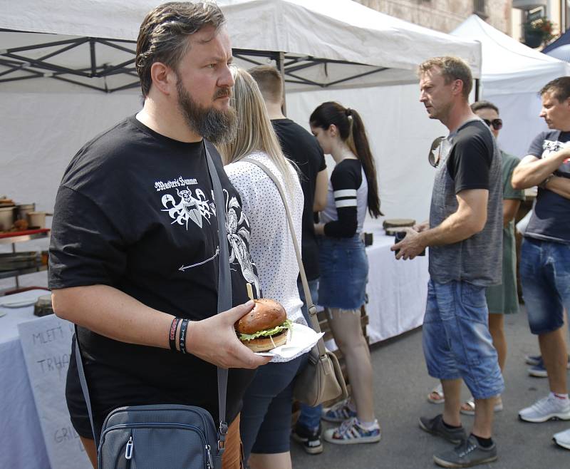 První ročník Burger beer festu na náměstí ve Velkém Meziříčí.