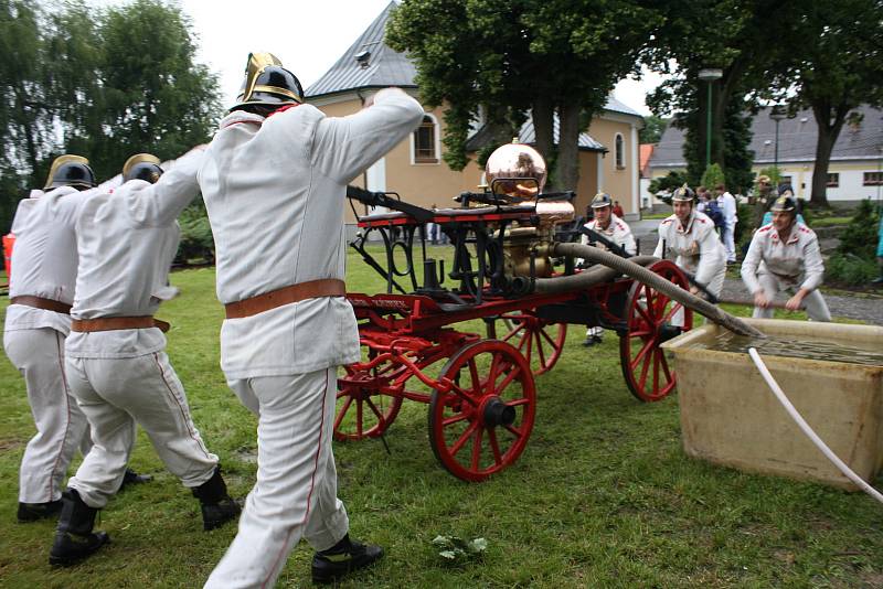 Na své si opět přijdou milovníci hasičské historie a starých uniforem. Foto: Deník/Helena Zelená Křížová