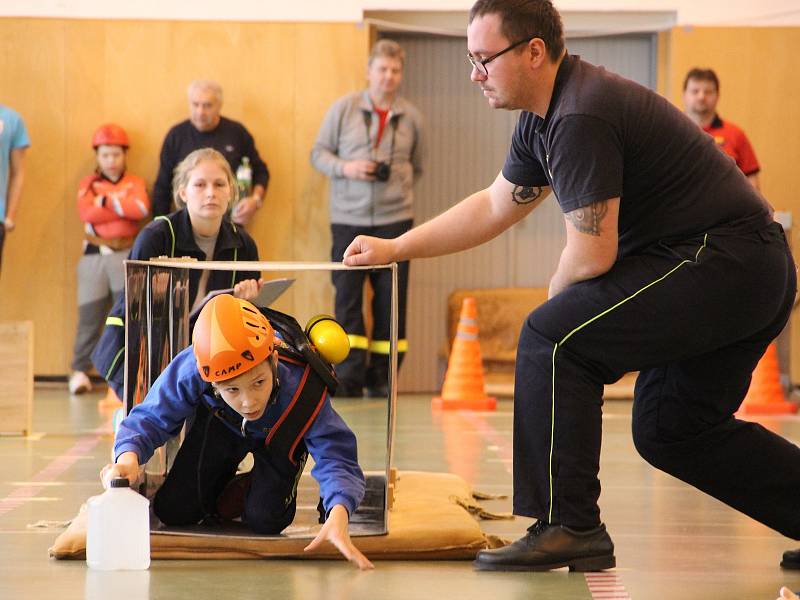 Na juniorskou obdobu klání Toughest Firefighter Alive – Nejtvrdší hasič přežije, přijely do Žďáru hasičské sbory z celého regionu. Své síly měřily děti na trati, kde jednotlivé úkoly simulovaly skutečný zásah.