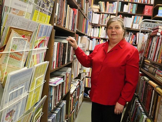 Knihkupectví vystavuje díla místních umělců