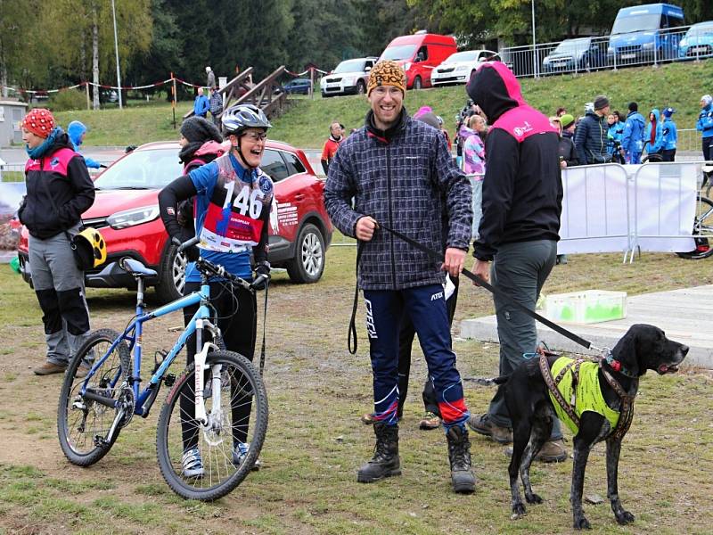 Na 550 závodníků z 18 zemí Evropy se zúčastnilo víkendového Mistrovství Evropy v canicrossu, bikejöringu a scooteru v novoměstské Vysočina Areně. 