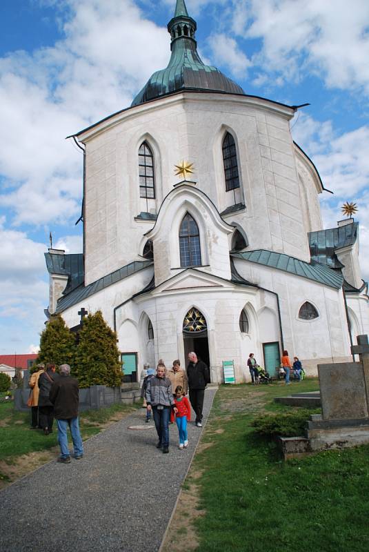 Velikonoční neděli řada lidí využila k návštěvě památky UNESCO – kostela svatého Jana Nepomuckého na Zelené hoře. 