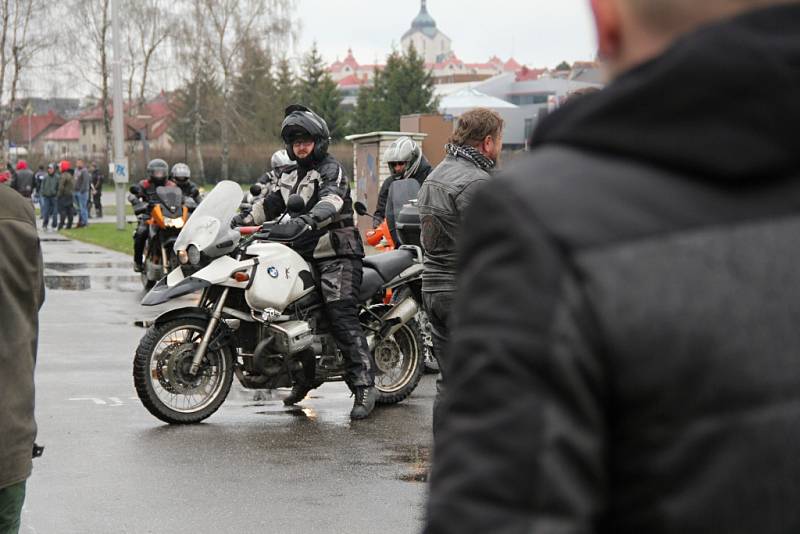 Motorkáři se sešli ve Žďáře nad Sázavou