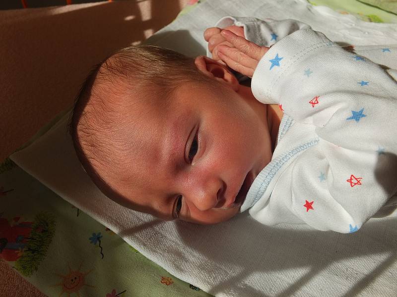 Eva Vojtová, Křižánky, 6.10. 2017, 2 640 g, 48 cm