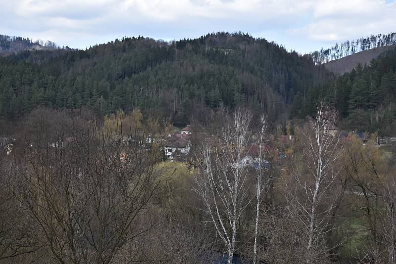 Nádherná příroda, vyhlídková místa a skvělá kuchyně. Na to lákali Šťastní z Víru turisty ze široka daleka. Upravovali cesty a vydávali pohlednice.