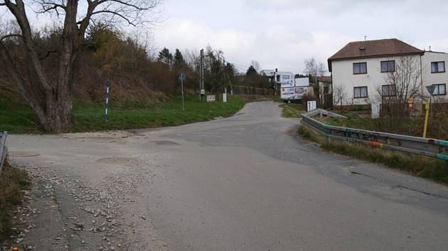 Nový chodník i osvětlení: v Meziříčí se vylepšuje ulice Nad Gymnáziem