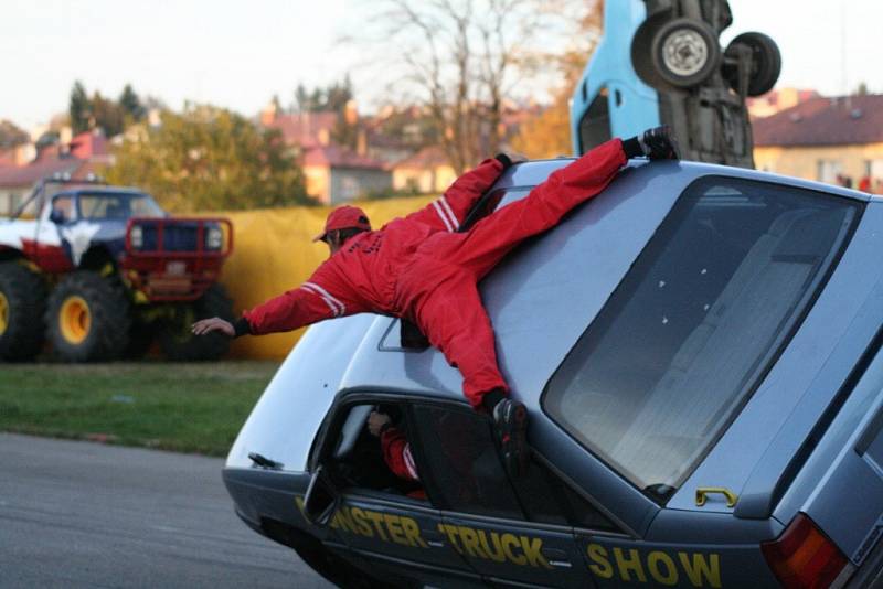 Přes Brno a Tišnov se dostalo na Vysočinu autorodeo.