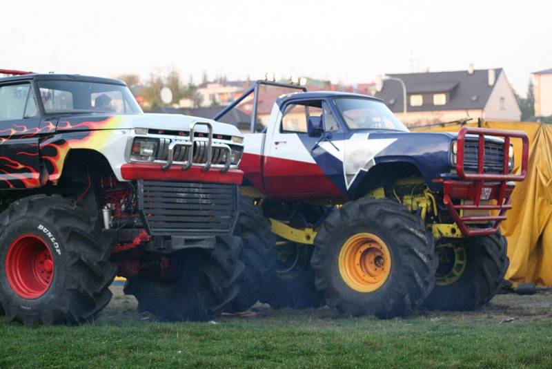 Přes Brno a Tišnov se dostalo na Vysočinu autorodeo.