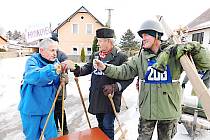 Jubilejní padesátý silvestrovský běh na historických lyžích v Polničce.