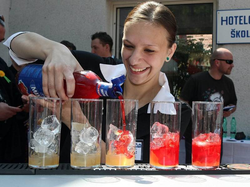 Návštěvníci velkomeziříčského Gastrodne tak mohli vidět například juniorskou barmanskou soutěž nebo oblíbený číšnický trojboj.