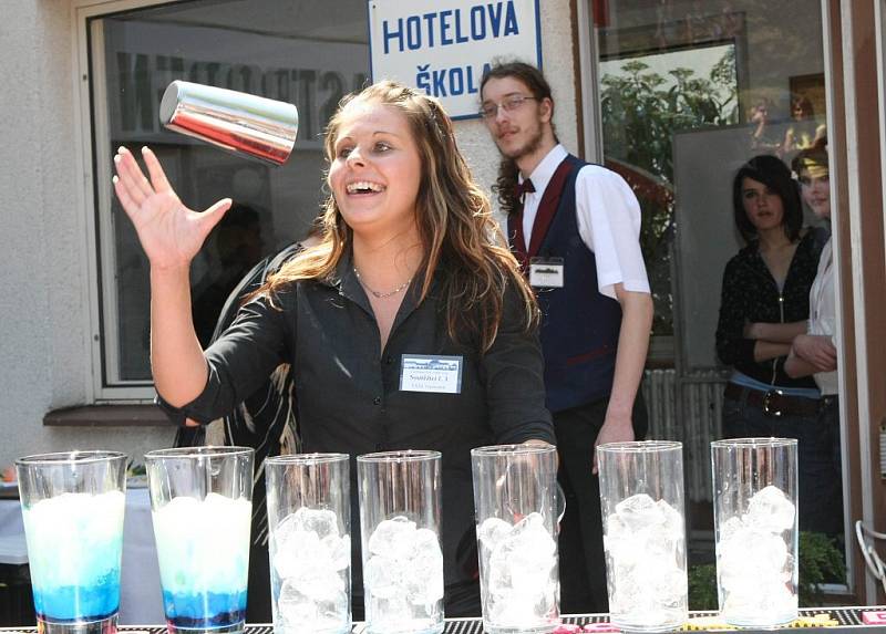 Návštěvníci velkomeziříčského Gastrodne tak mohli vidět například juniorskou barmanskou soutěž nebo oblíbený číšnický trojboj.