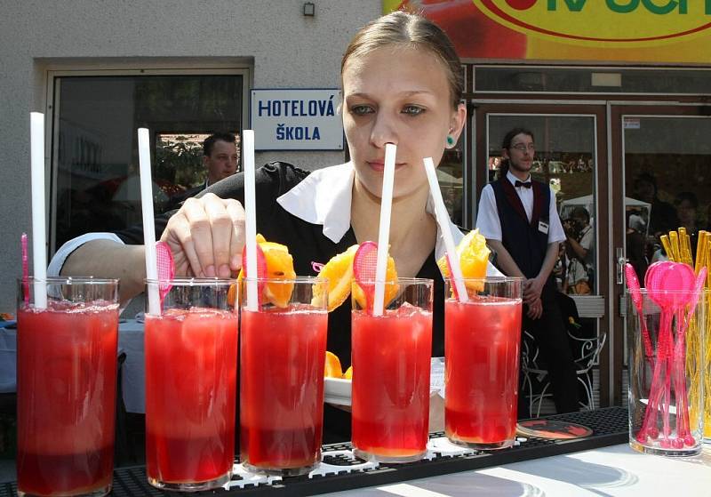 Návštěvníci velkomeziříčského Gastrodne tak mohli vidět například juniorskou barmanskou soutěž nebo oblíbený číšnický trojboj.