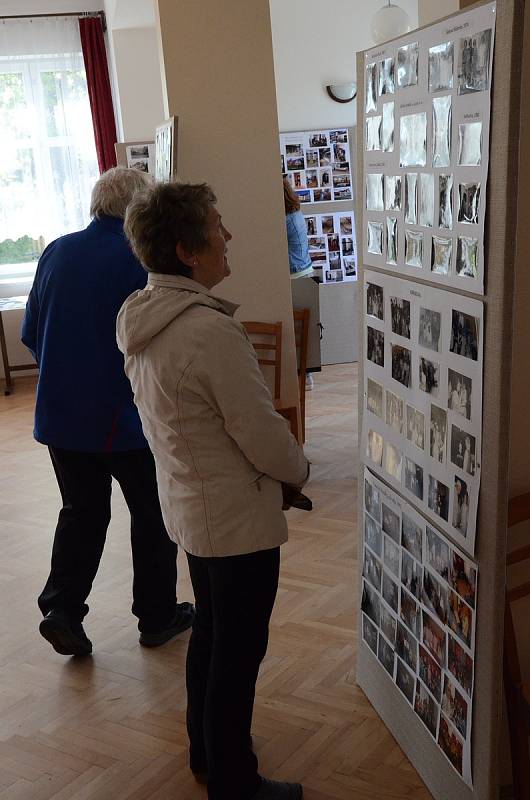 V Dlouhém připravili hodnotící komisi pestrý program a krásné ukázky ze života obce.