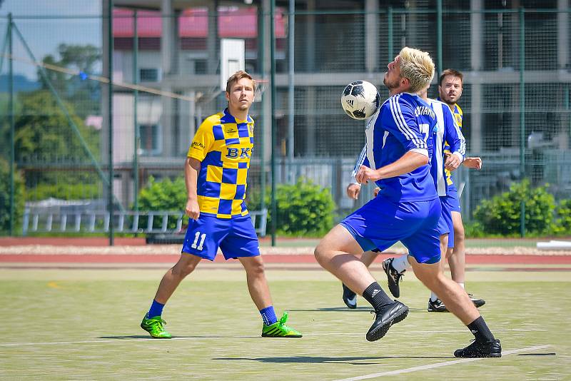 Závěrečné kolo nadstavby rozhodlo o tom, že vítězem 36. ročníku Žďárské ligy malé kopané se stali fotbalisté mužstva FC Benjamin.