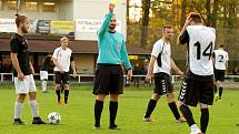 V nedělním derby zdolala rezerva FC Žďas (v černých dresech) juniorku Vrchoviny (v bílých dresech) 2:1.