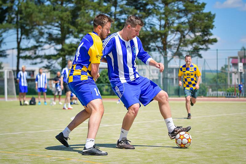 Závěrečné kolo nadstavby rozhodlo o tom, že vítězem 36. ročníku Žďárské ligy malé kopané se stali fotbalisté mužstva FC Benjamin.