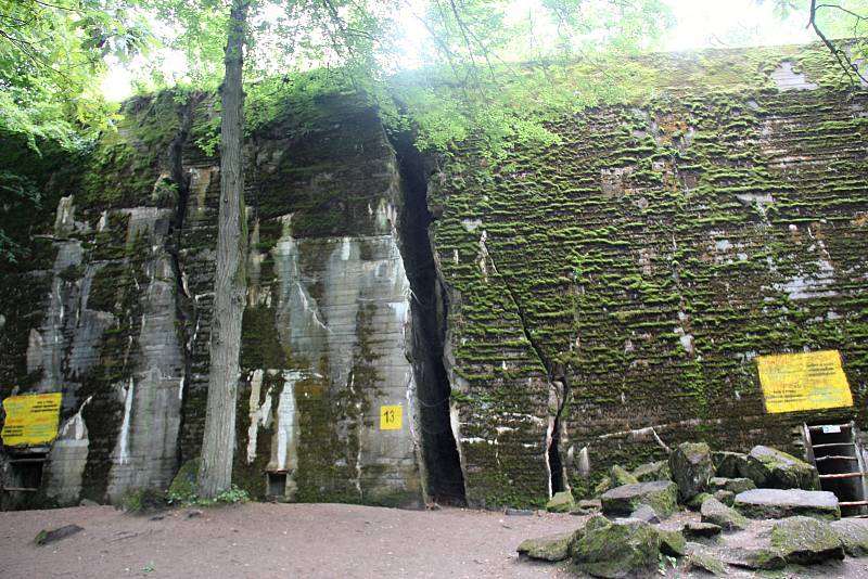 Místo, kde došlo k operaci Vakýra, Hitlerovo Vlčí doupě, je dodnes hojně navštěvované turisty.