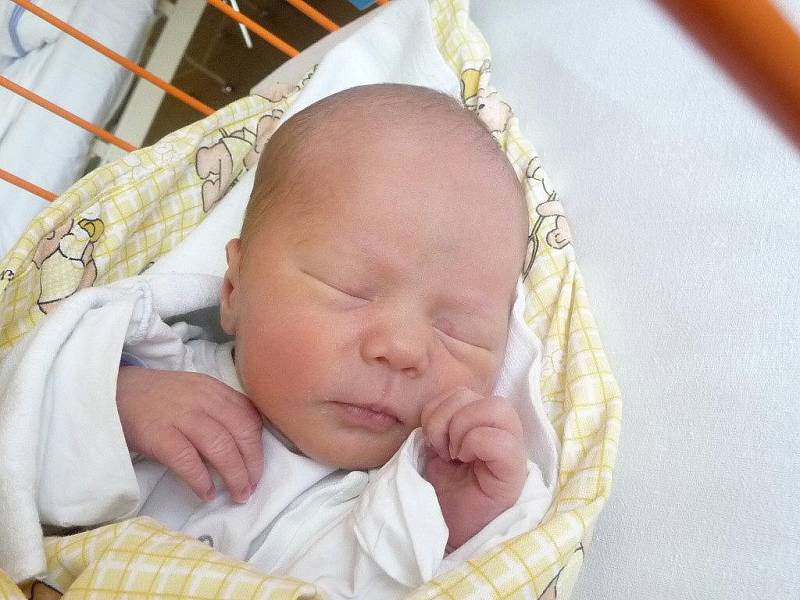 Ondřej Milián, Hamry nad Sázavou, 1.6. 2010, 2770 g, 49 cm