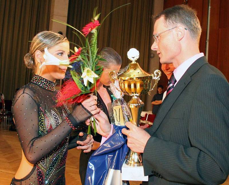 Cenu třem nejlepším v každé kategorii předával Jan Mokříš ze žďárského Tanečního sdružení Smyk, 