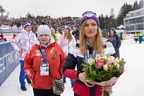 Po devíti letech přebraly v Novém Městě na Moravě členky štafety biatlonistek bronzové medaile z olympijských her v Soči. Gabriela Soukalová po slavnostním ceremoniálu.