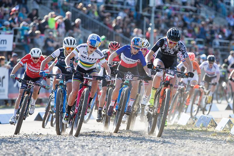 Závod Světového Poháru v cross country horských kol v short tracku žen.