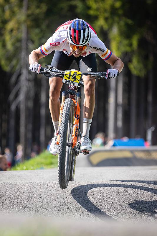 Závod Světového poháru v cross country horských kol, kategorie elite muži, v Novém Městě na Moravě.