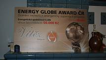 První ročník ekologické soutěže Energy Globe Award ČR skončil pro Vysočinu šťastně. Jedno z ocenění v oblasti ochrany životního prostředí putovalo do malé vsi na Žďársku –  do Habří.