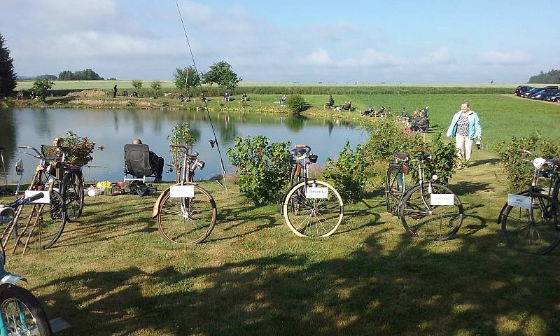 Na rybníku Zvonďáku v Jívoví se i v roce 2021 uskutečnila tradiční soutěž v lovu ryb na udici. Přijelo 48 soutěžících, mezi nimi i tři ženy. Letos se akce koná v sobotu 9. července.